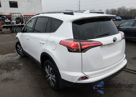 2017 Toyota Rav4 Le z USA, uszkodzony, nr VIN 2T3BFREV3HW586622